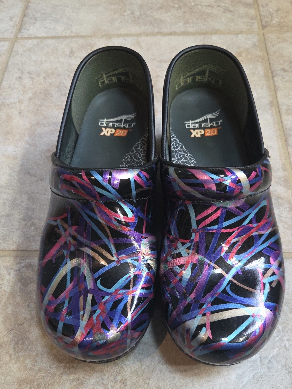 Dansko Womens Black Clogs with Purple Pink Blue Swirl XP 2.0 SIZE 39 (SIZE 9)